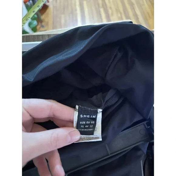 Shein Women’s size x-large black shorts - Picture 5 of 6